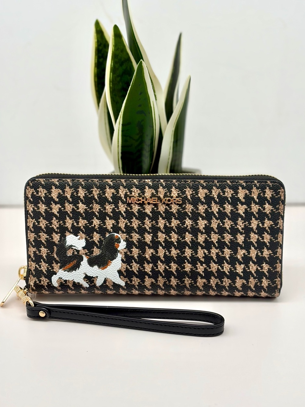 Michael Kors Black & Beige Houndstooth Continental Wallet with Dog Appliqué - Picture 2 of 14